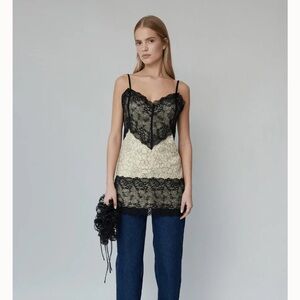 OPERASPORT EMMA LACE TOP SIZE SMALL NWT